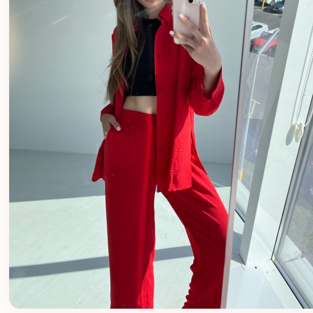 women's light suit (trousers and long shirt) made of crepe fabric
